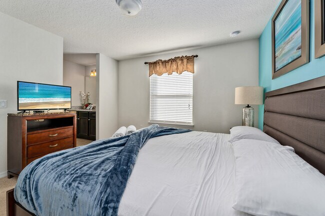 Building Photo - 8845 Rhodes St