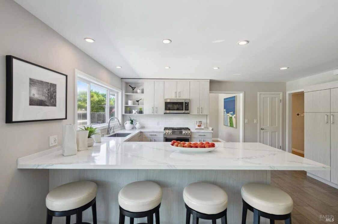 Building Photo - 310 Marin Oaks Dr