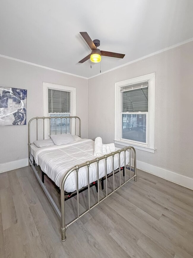 Building Photo - Calvert Duplex (The Shirley)