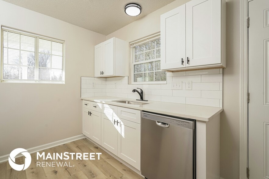 Building Photo - 1724 Hertford St