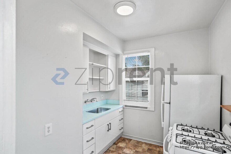 Building Photo - 1209 Campbell St