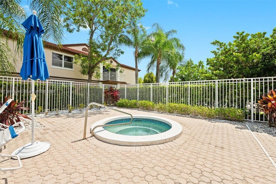 Building Photo - 1226 SW 113th Ter