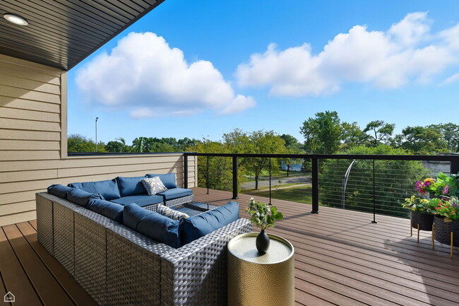 Building Photo - 4210 W 5th Ave