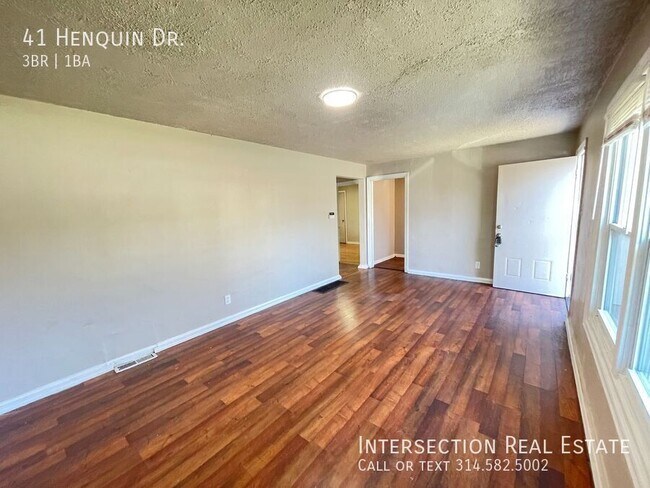 Building Photo - 41 Henquin Dr