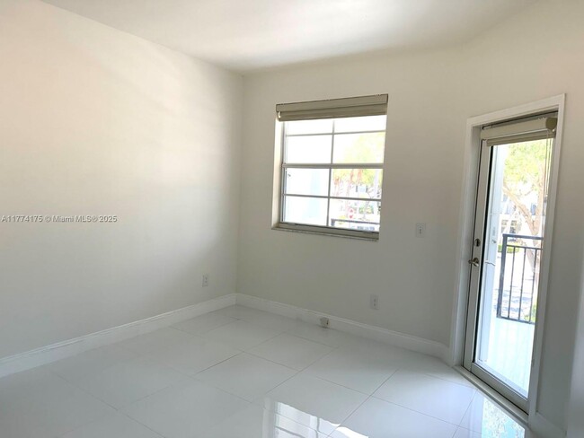 Building Photo - 3145 NE 184th St