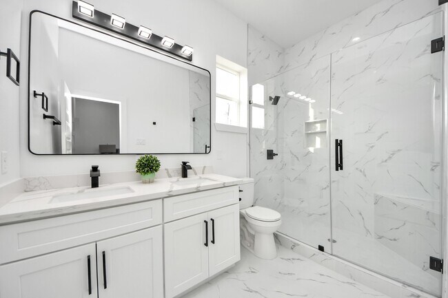 Building Photo - 8533 Amadwe St