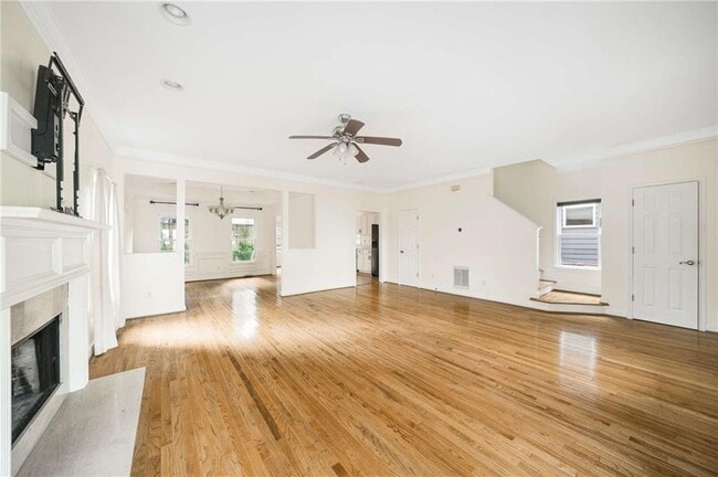 Building Photo - 167 Vanira Ave SE