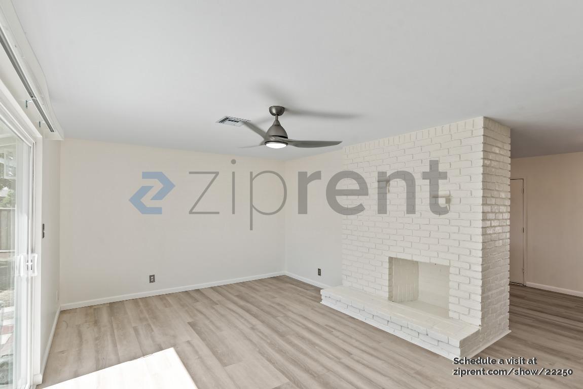 Building Photo - Unit