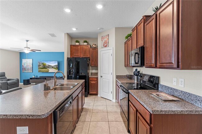 Building Photo - 17110 White Mangrove Dr