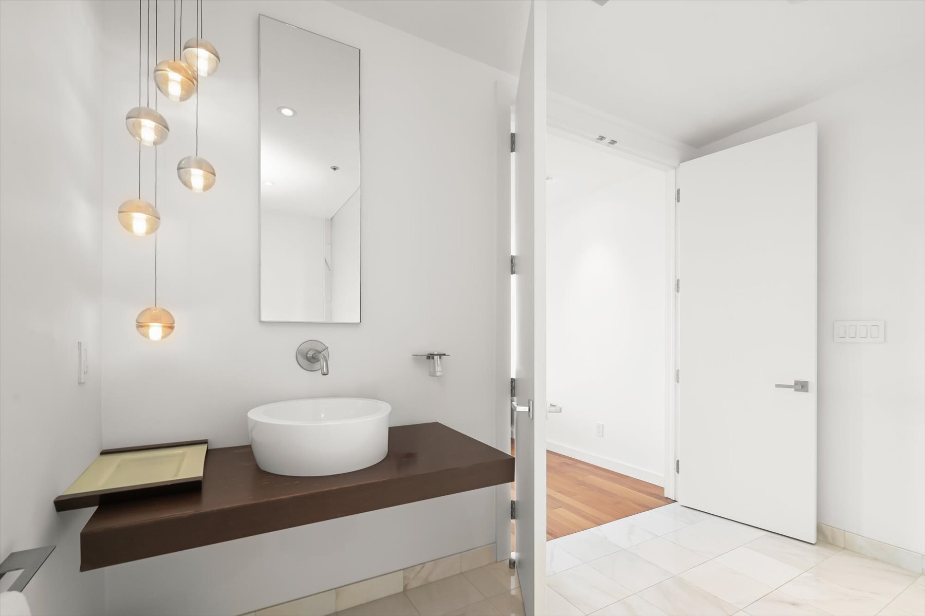 Building Photo - 100 Harborview Dr