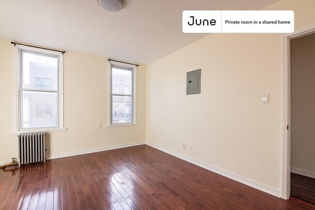 Building Photo - Room in Shared 3 bed/1 bath home