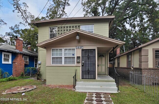 Primary Photo - 1337 W 23rd St