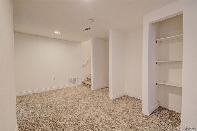 Building Photo - 11475 Helena St