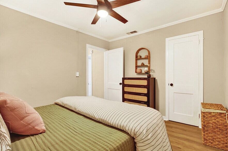 Building Photo - 1912 Hawthorne St