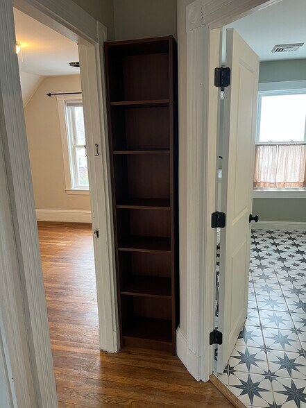 Building Photo - 16 Gordon St