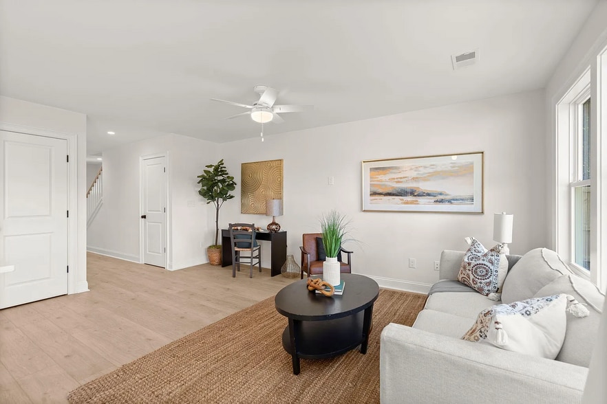 Building Photo - 929 Battery Ave