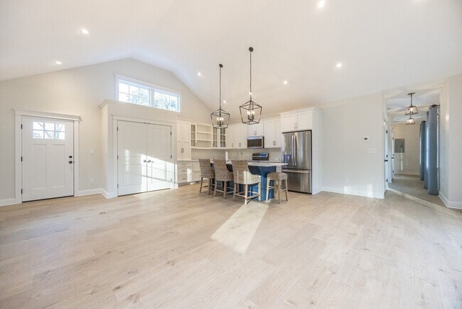 Building Photo - 15 Warren St