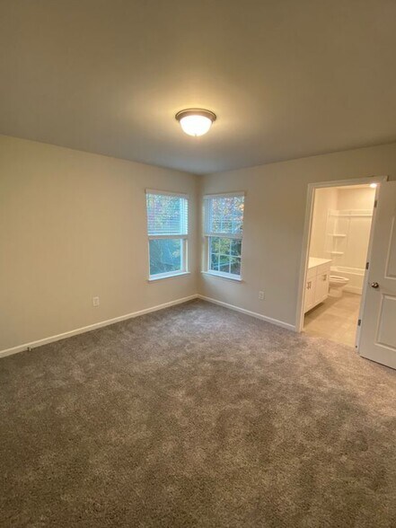 Building Photo - 151 Cedar Ln