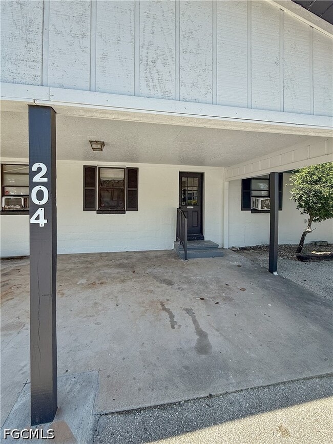 Building Photo - 204 2nd St