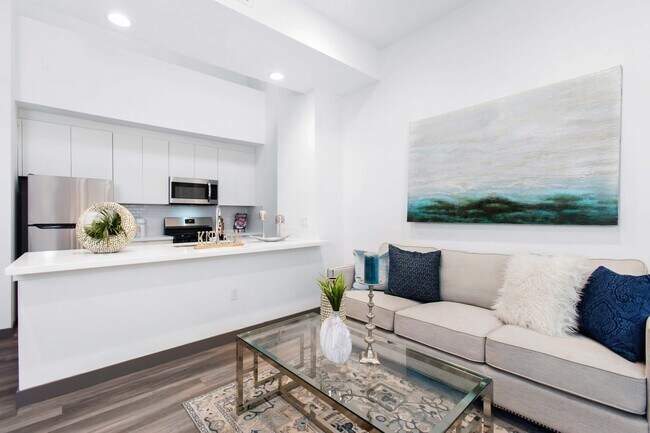 Building Photo - 161 S Normandie Ave