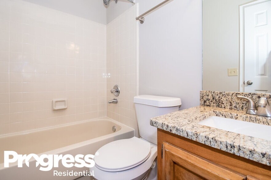 Building Photo - 2383 Dundee Ct E