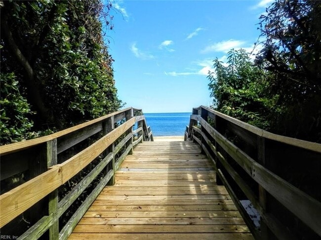 Building Photo - Ocean View East