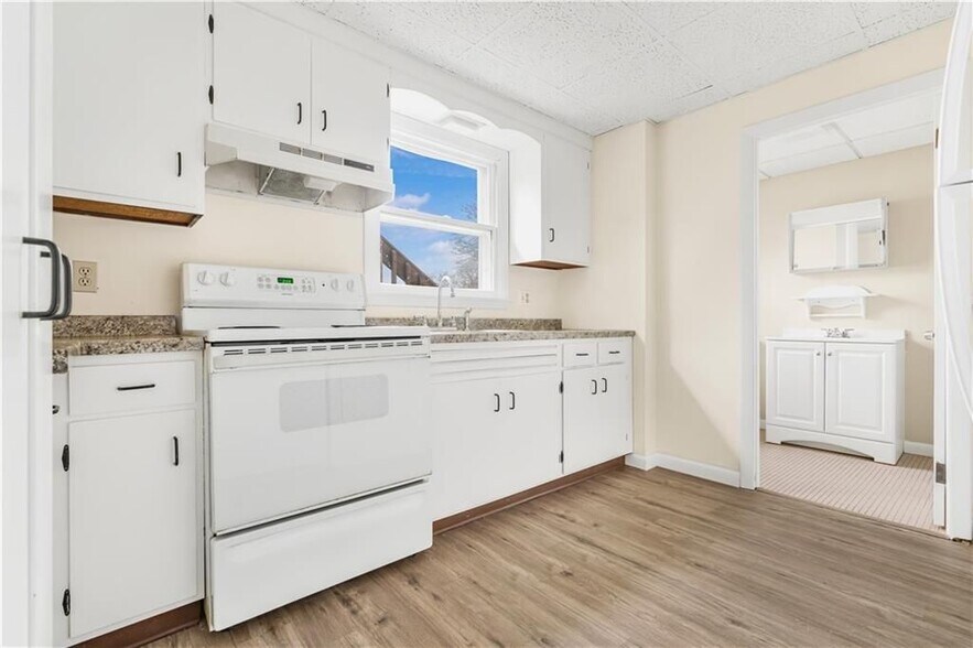 Building Photo - 3421 Pawtucket Ave