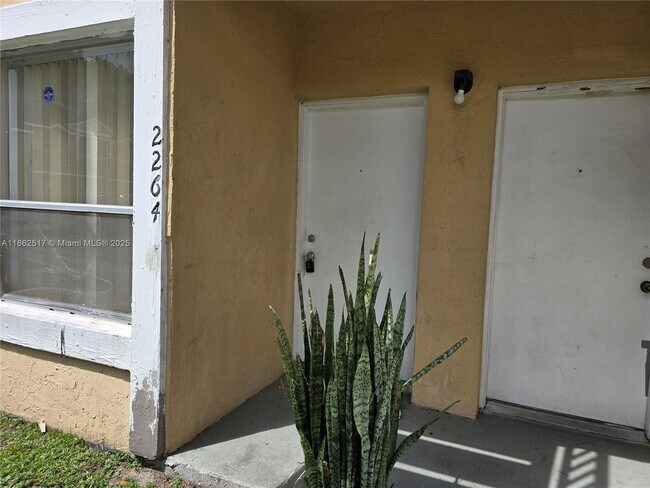 Building Photo - 2264 SW 81st Ave