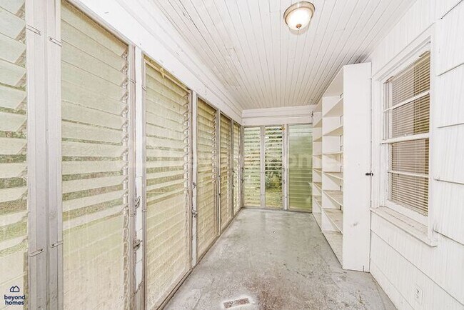 Building Photo - Ready to love where you live? 3 Bed 1 Bath Home Ready for You!
