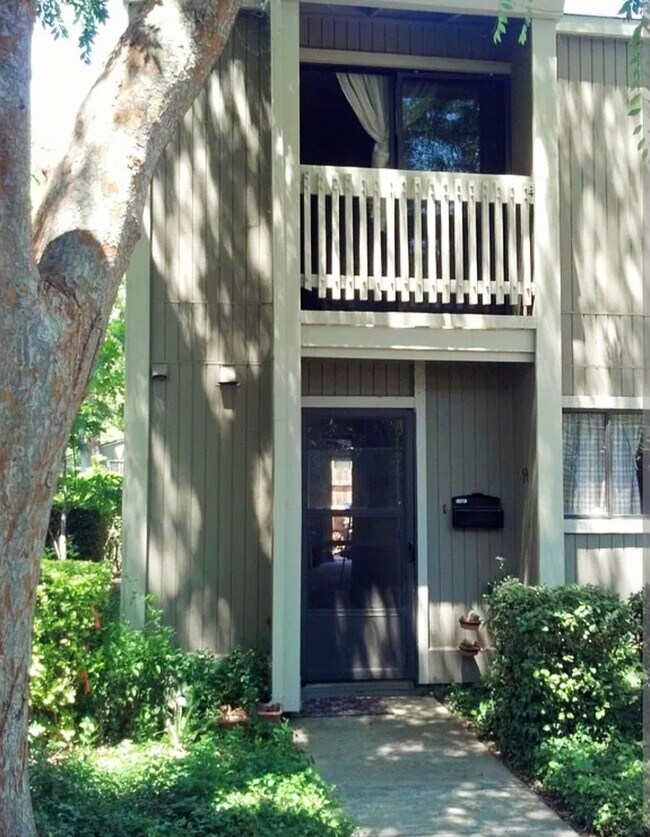Primary Photo - 59 Derow Ct