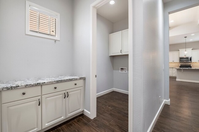Building Photo - Gorgeous and spacious home in Gilbert, AZ!