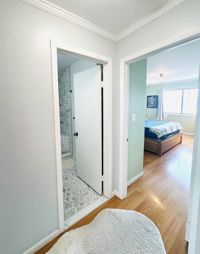 Building Photo - 603 55th St