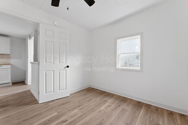 Building Photo - 2008 Pride Ave