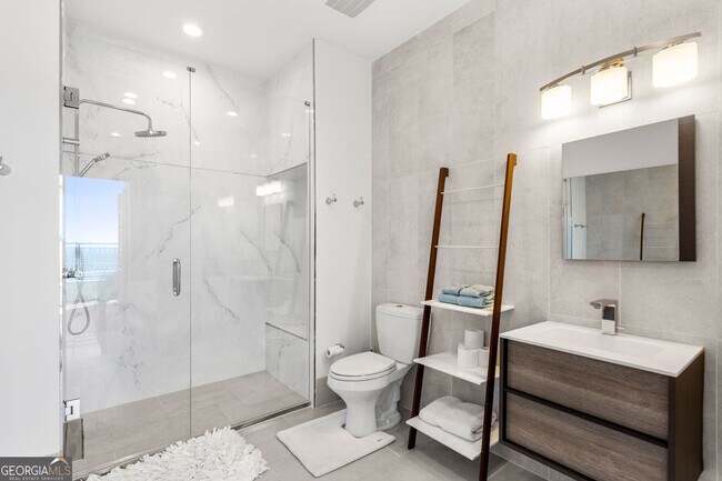 Building Photo - 3338 Peachtree Rd NE