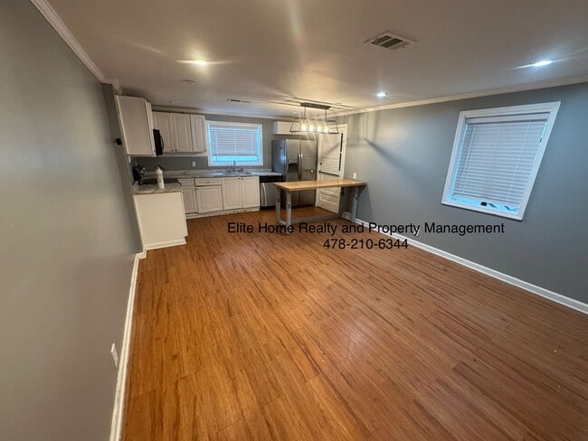 Building Photo - 290 Clisby Pl