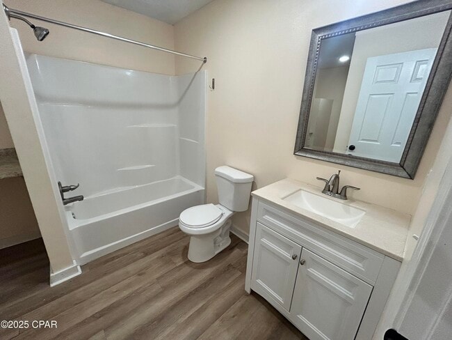 Building Photo - 606 Florida Ave