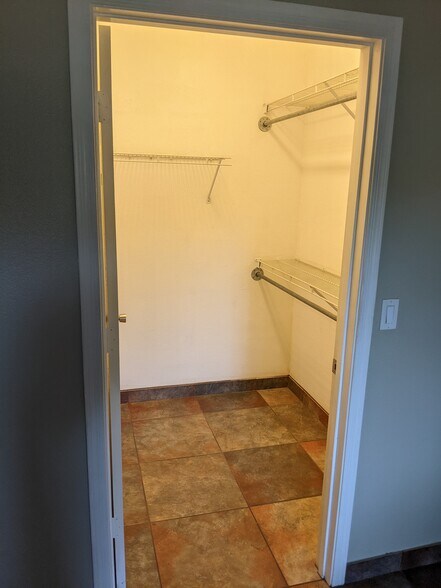 Large walk-in closet - 3830 E Lakewood Pky E