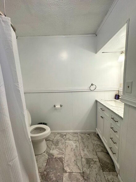 Building Photo - 1209 Windsor Ave