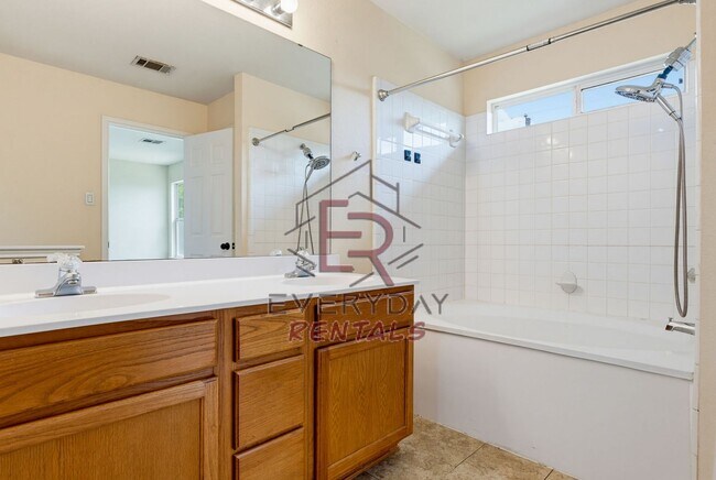 Building Photo - 2513 Haven Dr