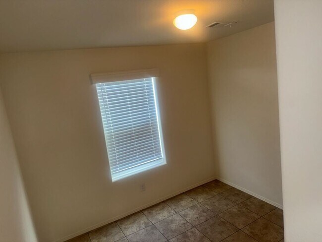 Building Photo - 1111 N Lamb Blvd