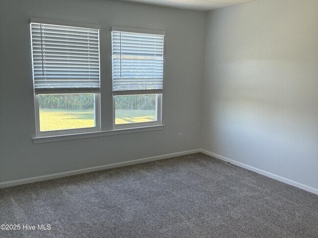 Building Photo - 207 Eagle Creek Rd