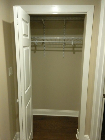 Building Photo - 1550 S Blue Island Ave