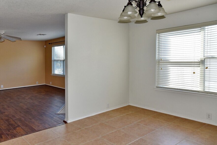 Building Photo - 13600 Breton Ridge St