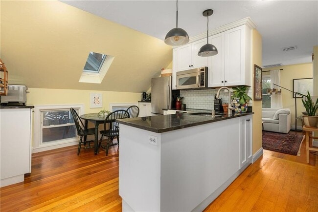 Building Photo - 510 Wickenden St