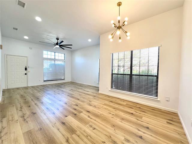 Building Photo - 2205 Summit Dr