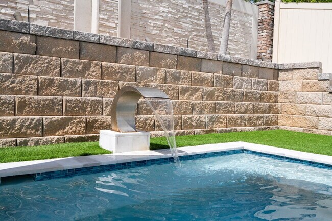 Building Photo - "Spacious 4-Bedroom Retreat with 3 Full Baths in Winter Garden's Serene Sanctuary"