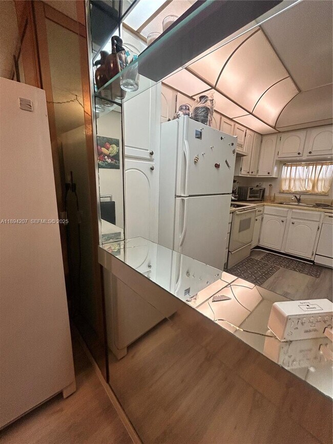 Building Photo - 8962 S Hollybrook Blvd