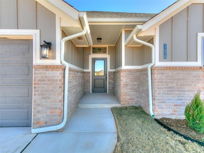 Building Photo - 12028 Rockbed Dr