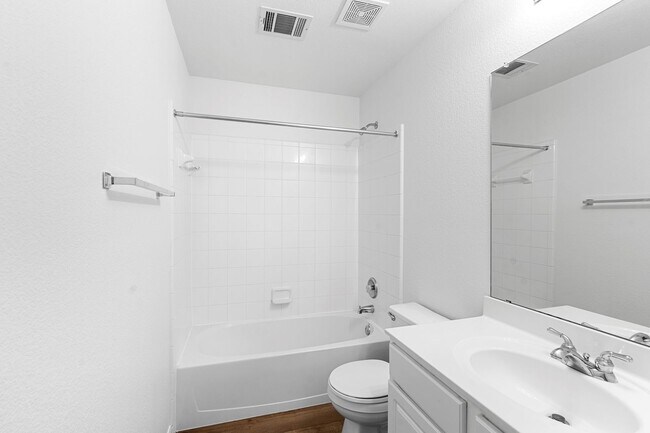 Building Photo - 2305 Boulder Run