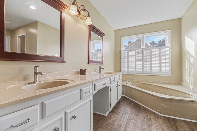 Building Photo - Two Levels. Two Kitchens. One Pool. East Cobb at $5,495/month